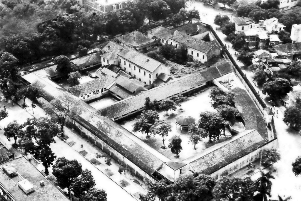 Nhân sự quản lý và số lượng tù nhân tại Nhà tù Hỏa Lò (1921 - 1923)